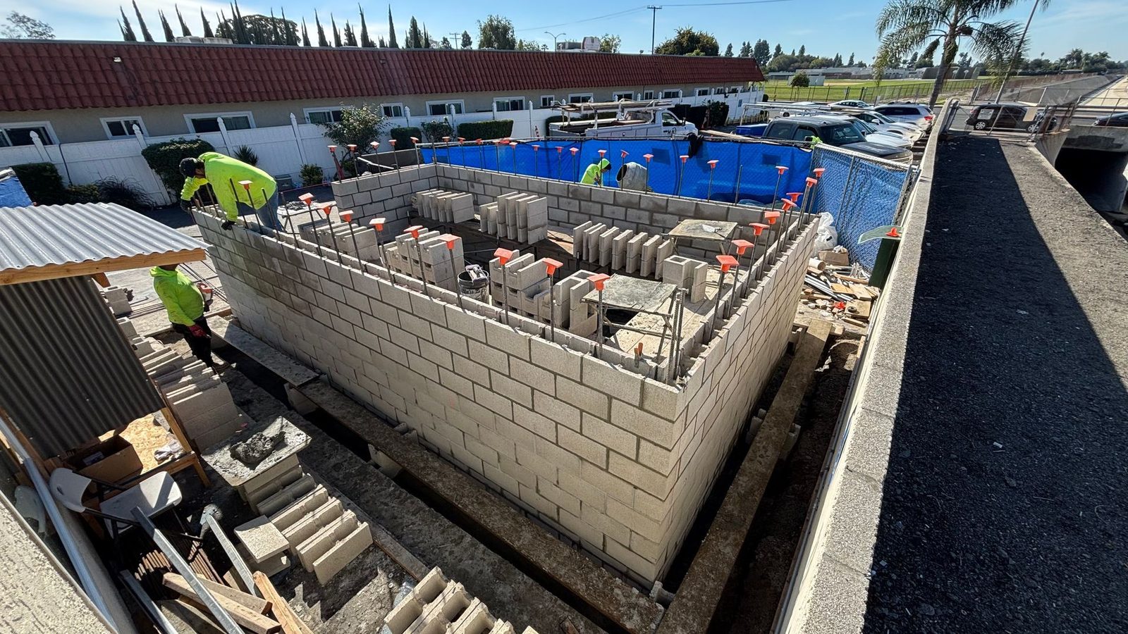 Laying block for a generator enclosure