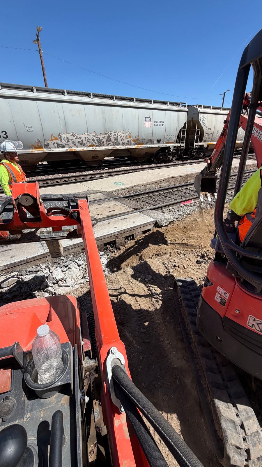 Rail platform demolition, Victorville